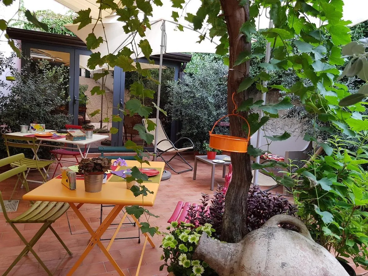Bed & Breakfast La Foresteria Garden Boutique B&B Catánia